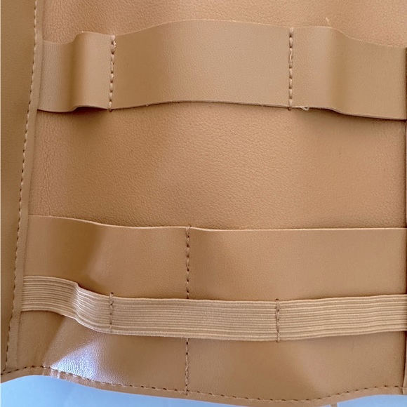 EUC 🧡 Warm Yellow Glass Ladder & Co Travel Accessories Organizer. - Picture 6 of 7